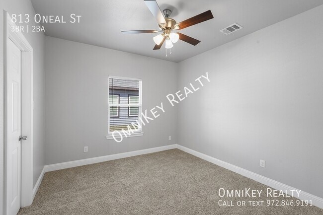 Building Photo - 813 Oneal St