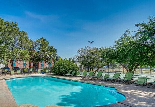 Building Photo - Estrella