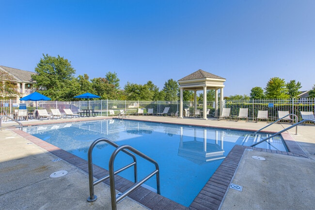 Building Photo - LINDEN SQUARE