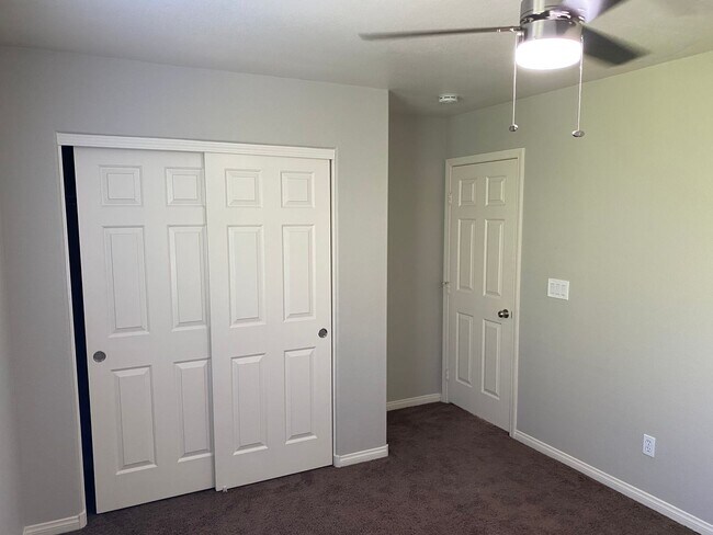 Building Photo - NW!!! 4 bedrooms!!! Pool and Spa!!! All ti...