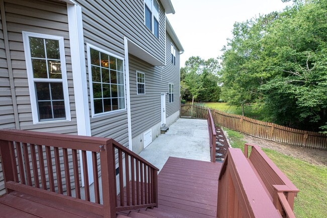 Building Photo - PRICE IMPROVEMENT!!!! MOVE-IN READY