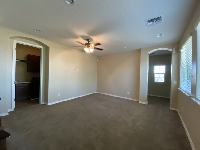 Building Photo - 3726 E Angstead Dr