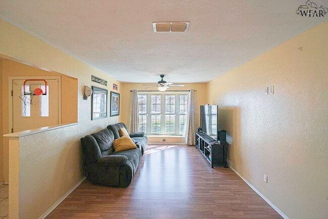 Building Photo - 1223 Amherst St