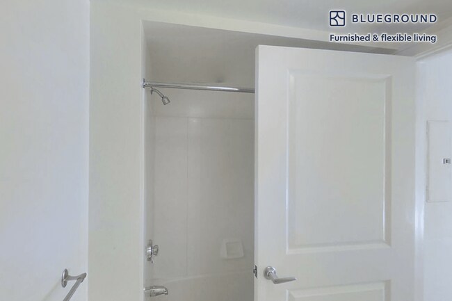 Building Photo - 1405 Beacon St