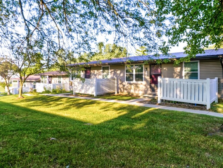 Building Photo - Rolling Meadows Apartments