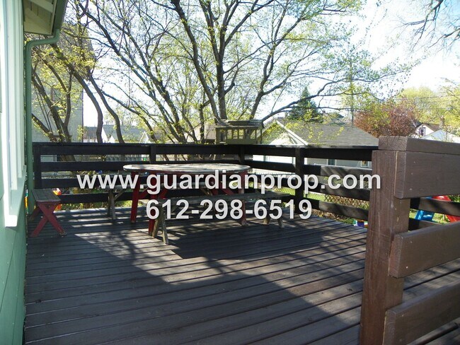 Building Photo - House on Corner Lot Available October 1st, Updated Kitchen/Bath, Fenced Yard, Back Deck, 2 Car Ga...
