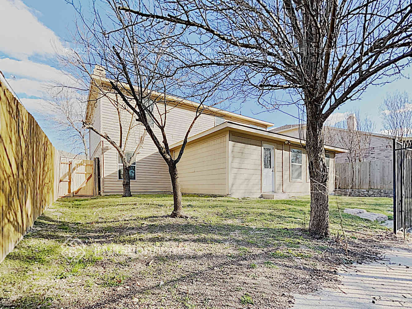 Building Photo - 3901 Quail View Dr