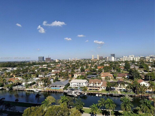 Building Photo - 3610 Yacht Club Dr