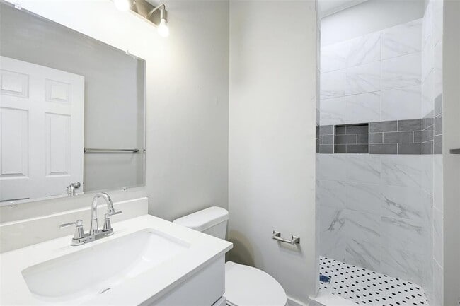 Building Photo - 2511 San Gabriel St