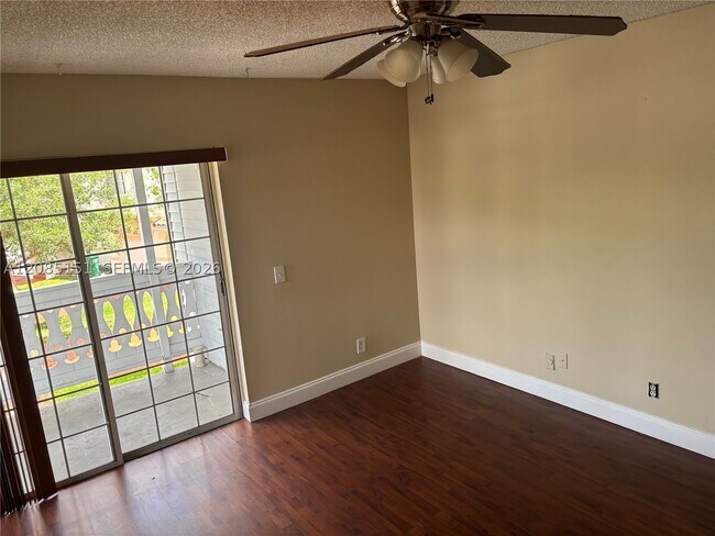 Building Photo - 10521 Mahogany Key Cir