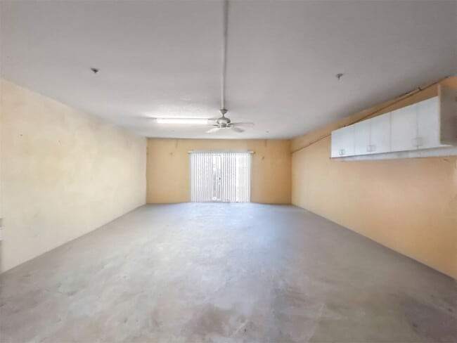 Building Photo - Stunning 3-Story Beach Townhome – Steps from the Gulf! 3bed|3bath