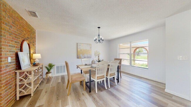Building Photo - 10 Coral Reef Ct S