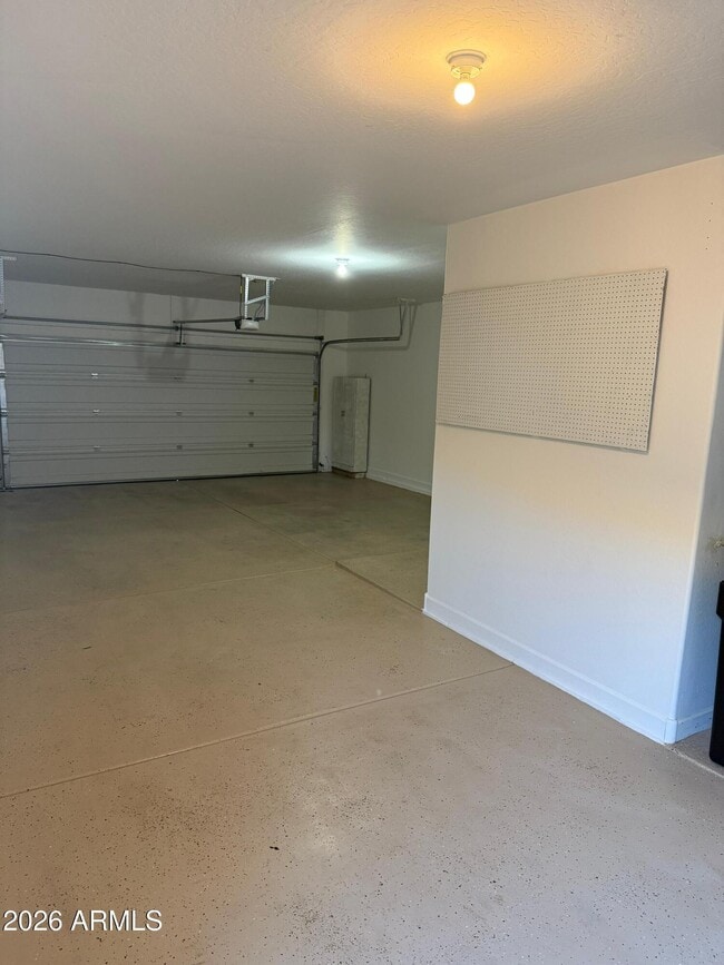 Building Photo - 41326 W Jenna Ln
