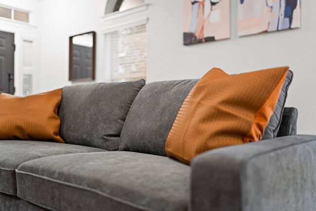 Building Photo - 313 Sweet Leaf Ln