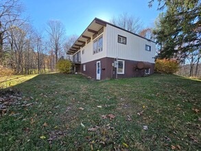 Building Photo - 218 Hillside Dr