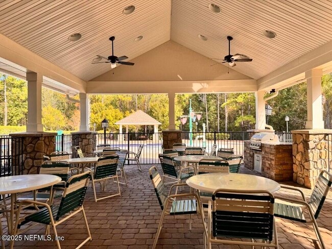 Building Photo - 15885 Bainebridge Dr