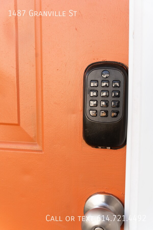 Building Photo - 1487 Granville St