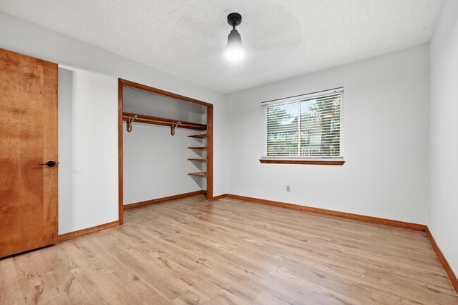 Building Photo - 124 Beverly Dr