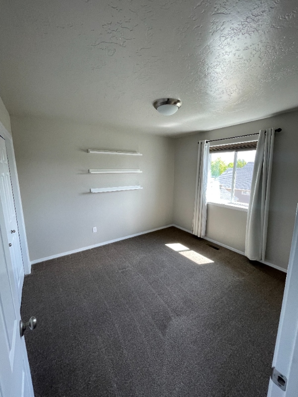 Building Photo - 4606 N Elsinore Ave