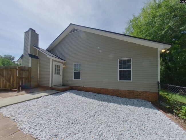 Building Photo - 90 Chadford Rd