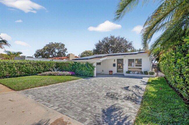 Building Photo - Southwest 23rd Street, Fort Lauderdale, FL 33315 - 2 BR 2 BA single-family home