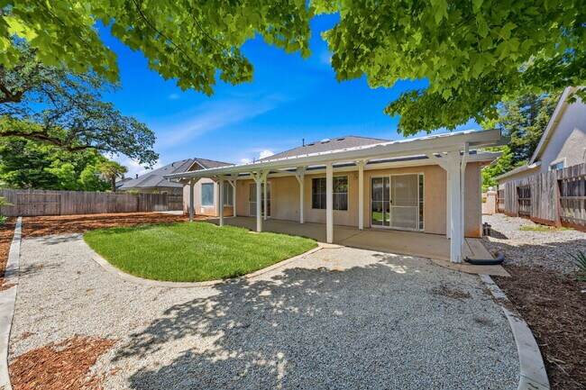 Building Photo - Executive Rental in Gold Hills