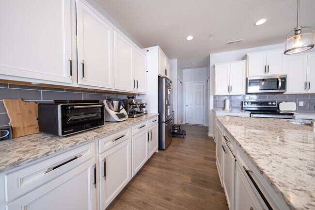 Building Photo - 756 Stonegate Rd