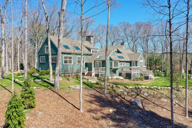 Building Photo - 13 Huckleberry Hill Rd
