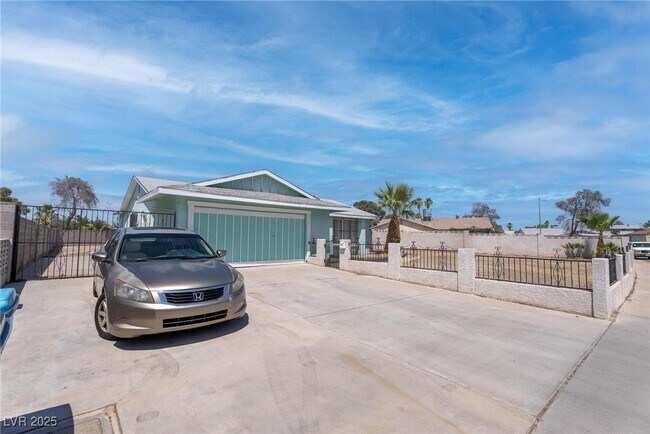 Building Photo - 2206 Sunnyslope Ave