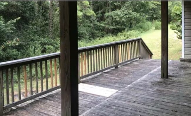 Building Photo - 807 King Arthur Dr