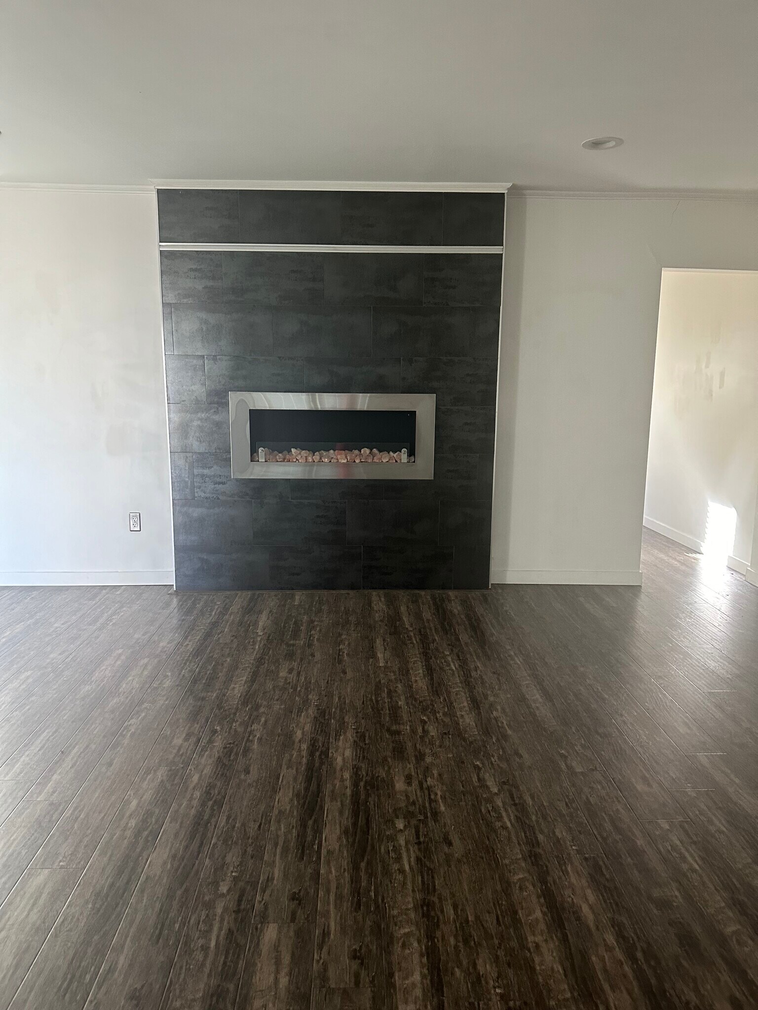 Building Photo - 2500 W 85th St