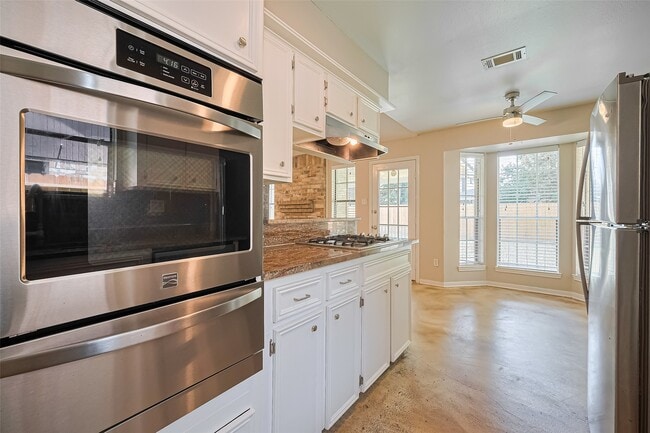 Building Photo - 4031 Sherwood W