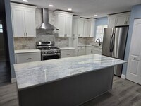 Building Photo - REMOLEDED WITH AWESOME KITCHEN