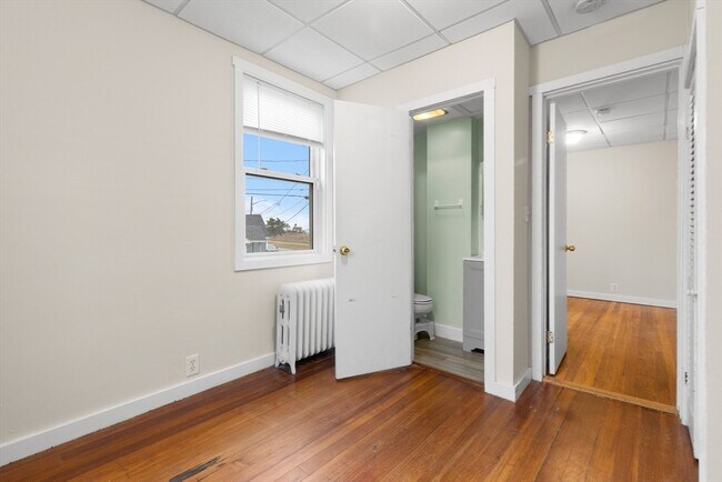 Building Photo - 147 Nahant Rd