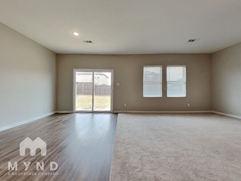 Building Photo - 217 Concho River Dr
