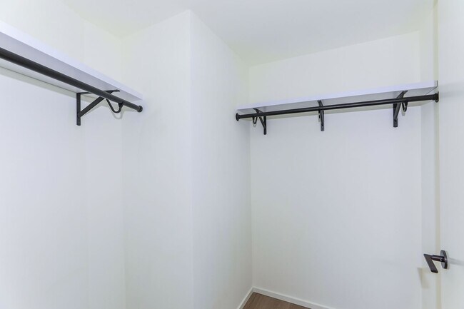 Building Photo - KOULA 2b2b1pkg Ready to Move In!