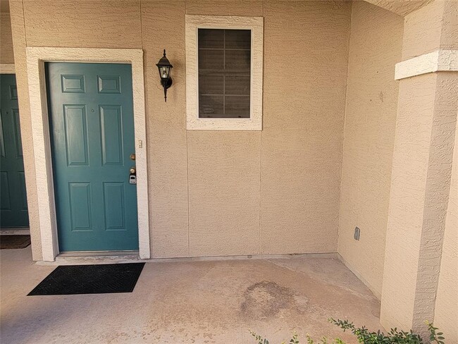 Building Photo - 2100 Pipers Field Dr