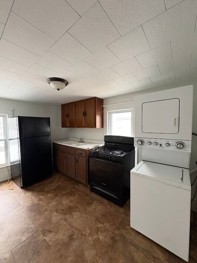 Building Photo - 1433 Kenmore Blvd