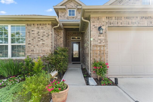 Building Photo - 19063 Minero Ln
