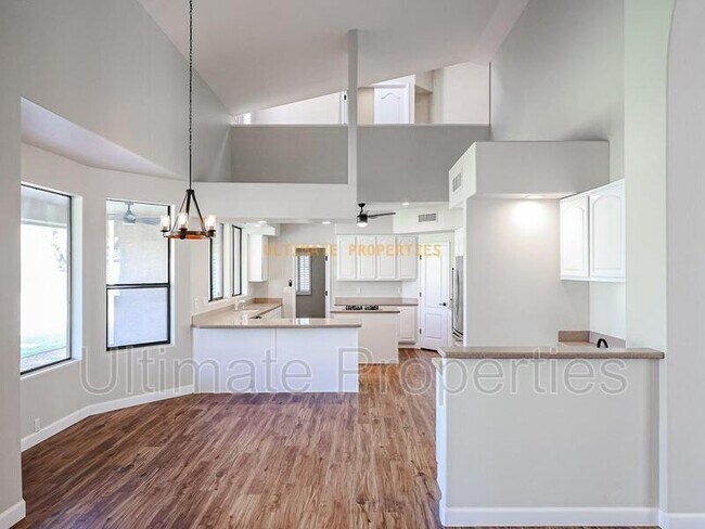 Building Photo - 10033 N 55th Pl