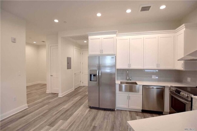 Building Photo - 35 Broadway