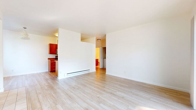 Building Photo - Available One Bedroom Condo In The Cove At...