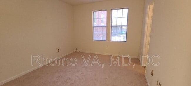 Building Photo - 1811 Key Blvd