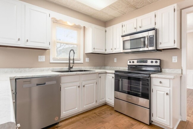 Building Photo - 7025 White Butterfly Ln