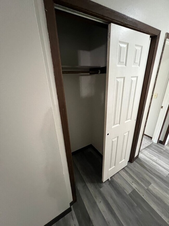 Building Photo - 3 bedroom apartment-NW Ames close to Sawyer Elementary-no pet fees