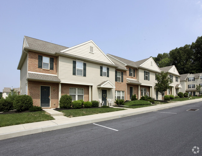 Building Photo - The Landings at Eagle Heights