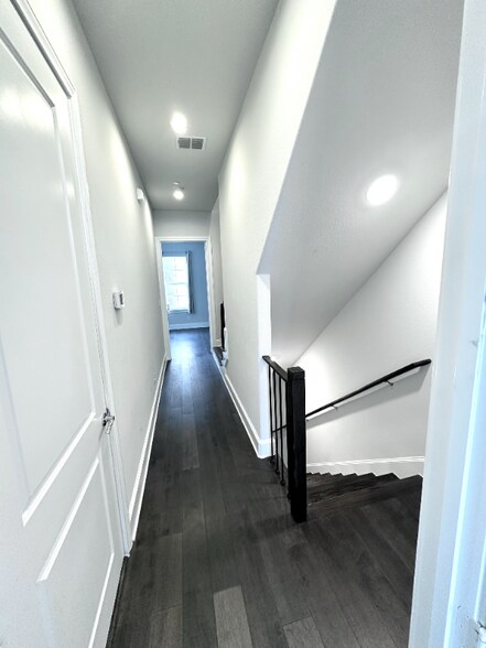 Building Photo - 630 Dalton Ln