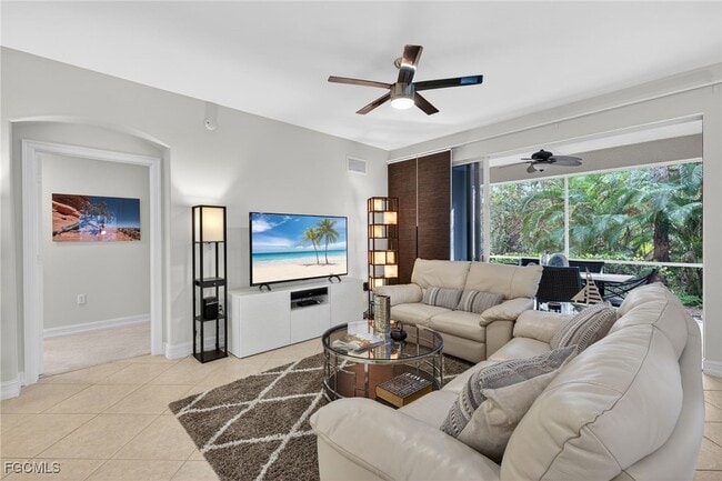 Building Photo - 2001 Tarpon Bay Dr N