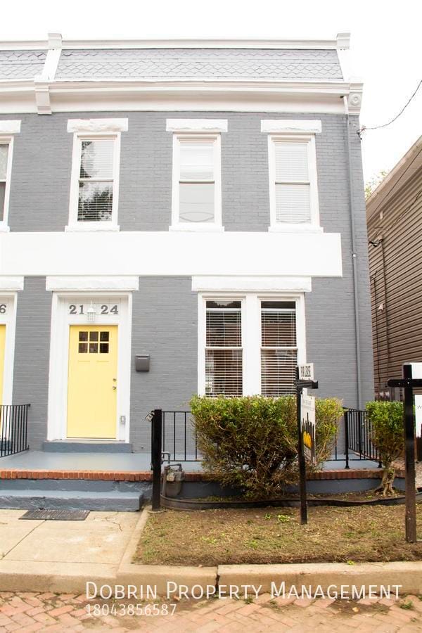 Building Photo - 2124 W Cary St