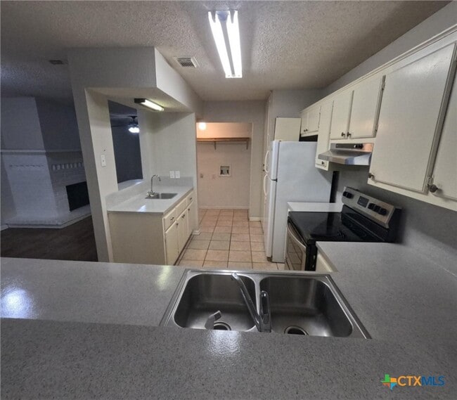 Building Photo - 207 Palmwood Dr